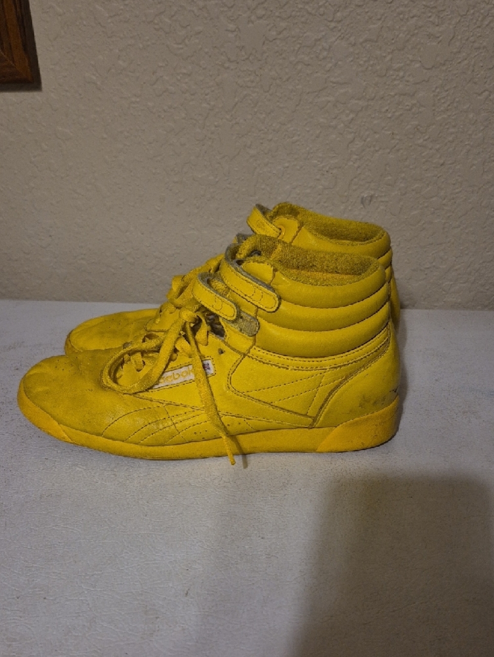 Reebok Womens 25th Anniversary Freestyle  Bright Yellow - Picture 2 of 8